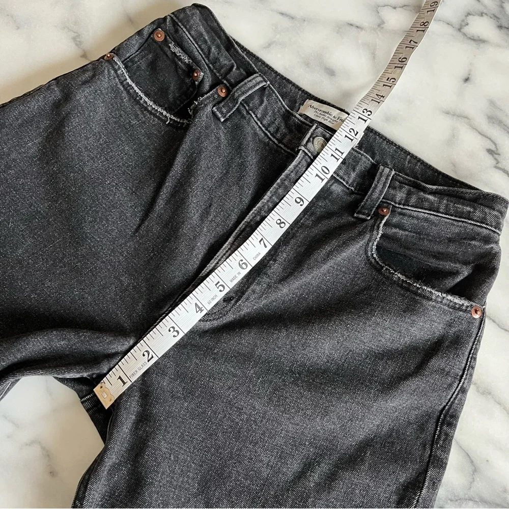 Abercrombie & Fitch Jeans Womens 26 2s Ankle Straight Ultra High Rise Raw Hem